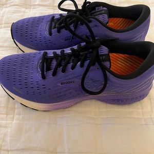 Brooks Ghost 13 - Women’s size 10.5